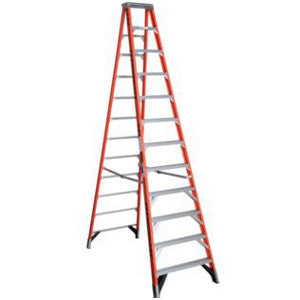 Werner Ladder, 7412 12 ft. Fiberglass Stepladder